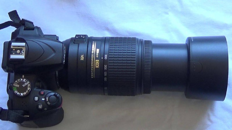 Nikon d3000 камера с объективом 55-300 VR