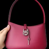 Сумка Michael Kors, босоножки Manifest 1