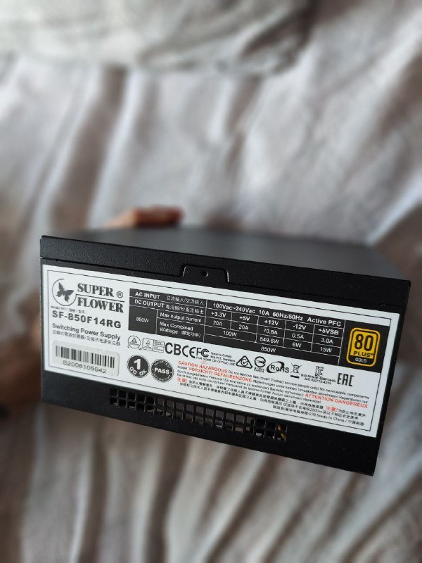 Материнская плата, блок питания, кулер, модуль Bluetooth/WiFi, микрофон, кабели 2