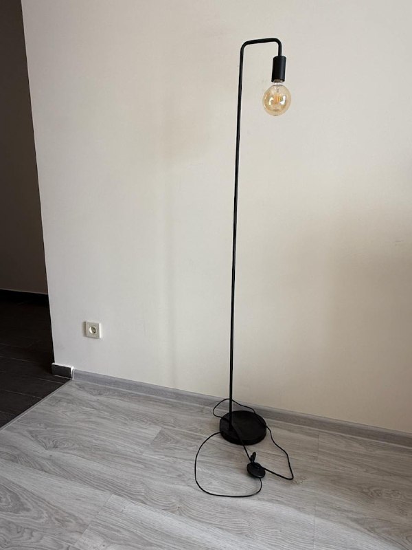 Ёлка 180 см, фен vitek, чехлы для iphone, торшер 5