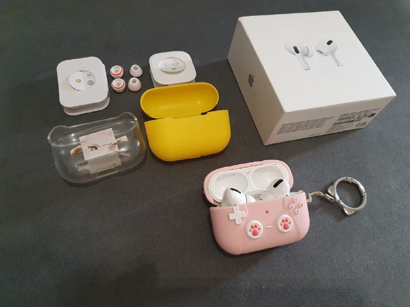 Samsung galaxy watch 3, Airpods pro 4
