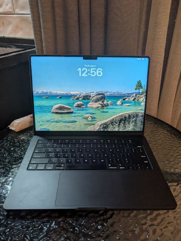 MacBook 14 pro m3 pro 18gb 512gb ssd