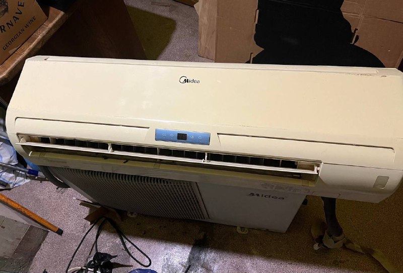 Кондиционер Midea сплит система на 70 кв.м.
