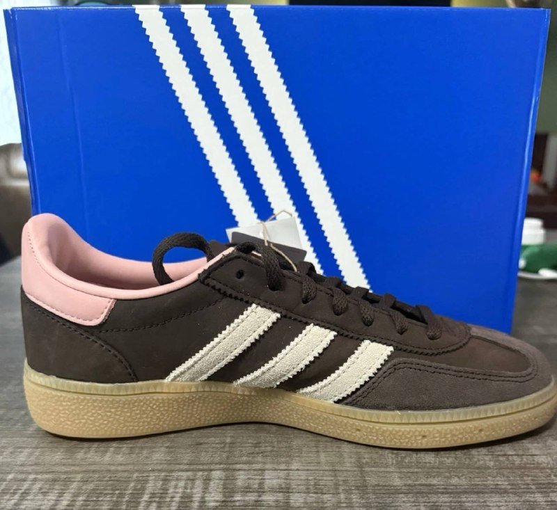 Женские кроссовки Adidas Spezial размер 40,5 2