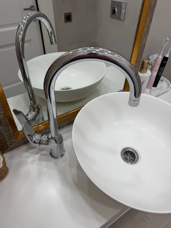 Раковина, смеситель, зеркало, комод 3