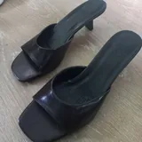 Женские сандалии на каблуке 1