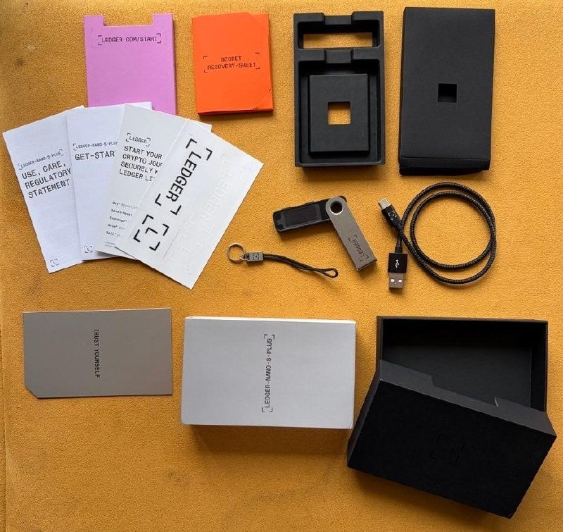 Ledger Nano S Plus, крипто-кошелек