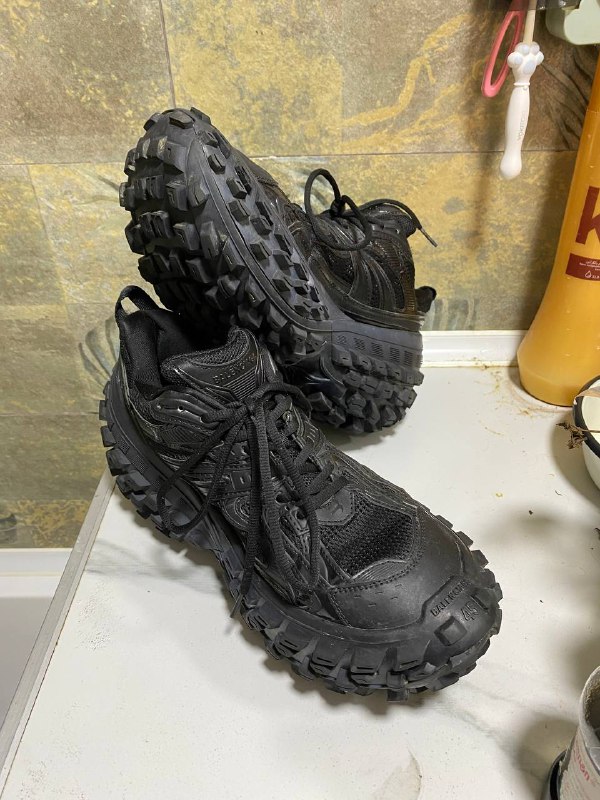 Кроссовки Balenciaga Defender 45 размера 4