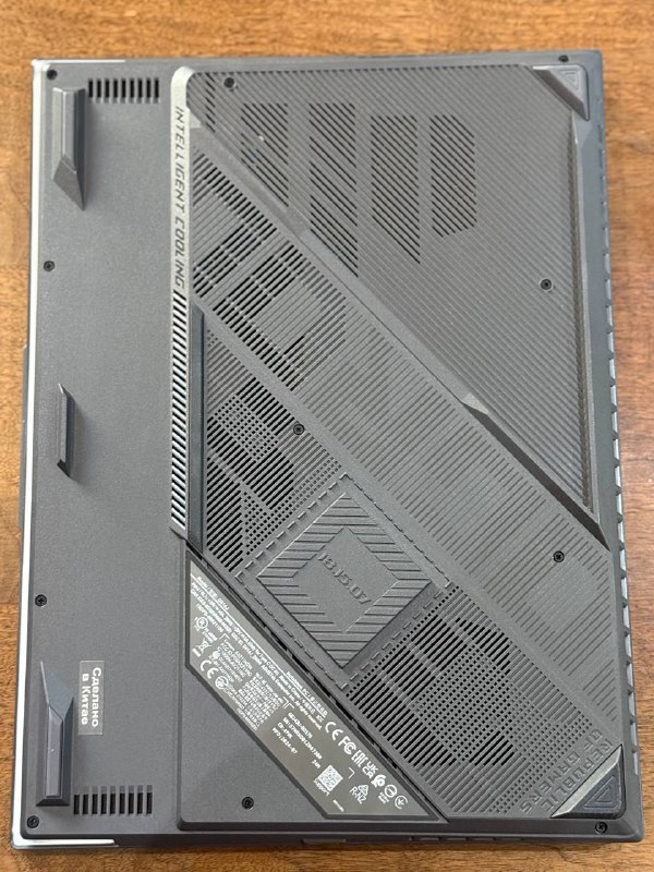 Asus Rog Strix G16 (2024), Intel i7, RTX 4050 8