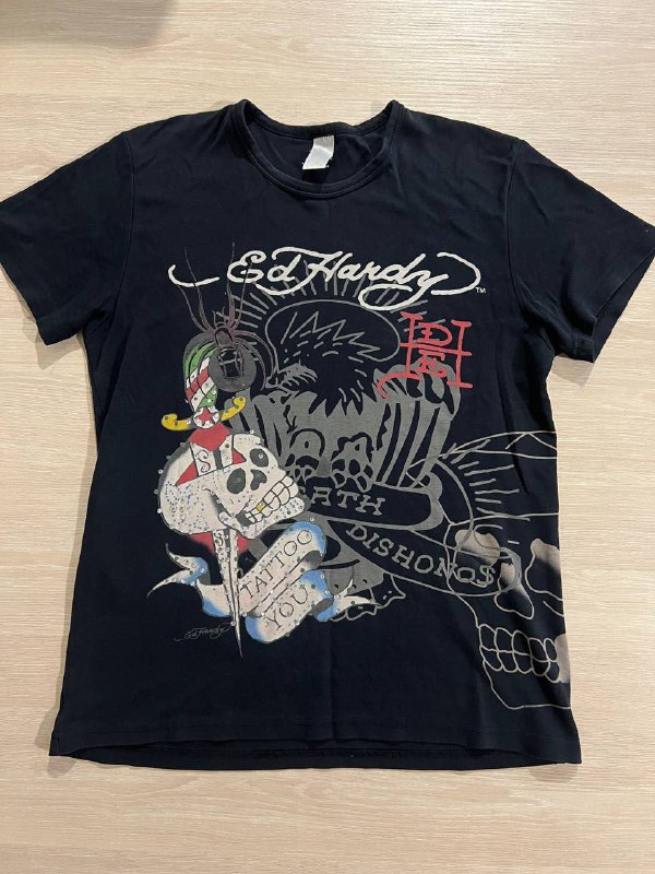 Ed Hardy T-shirt, size M