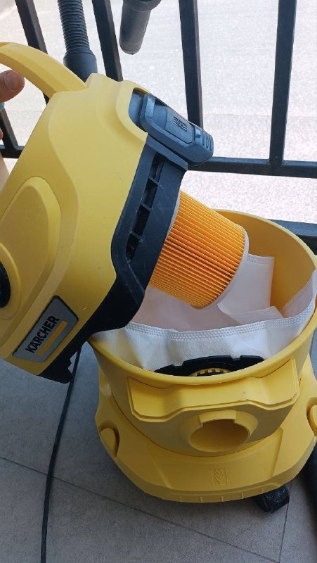 Пылесос Karcher WD 2 plus с новым фильтром и мешками