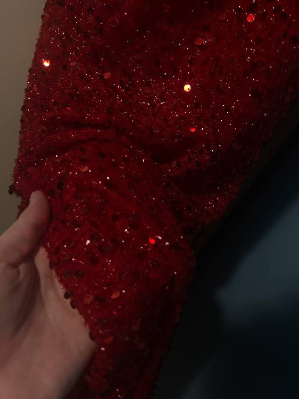 Красное блестящее платье в идеальном состоянии 3