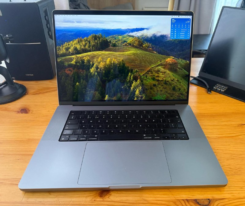 MacBook Pro M1 16 дюймов, 16 GB RAM, 1 TB SSD