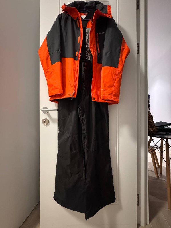 Горнолыжный комплект мужской: штаны Wedze, куртка Columbia, балаклава, снуд, носки