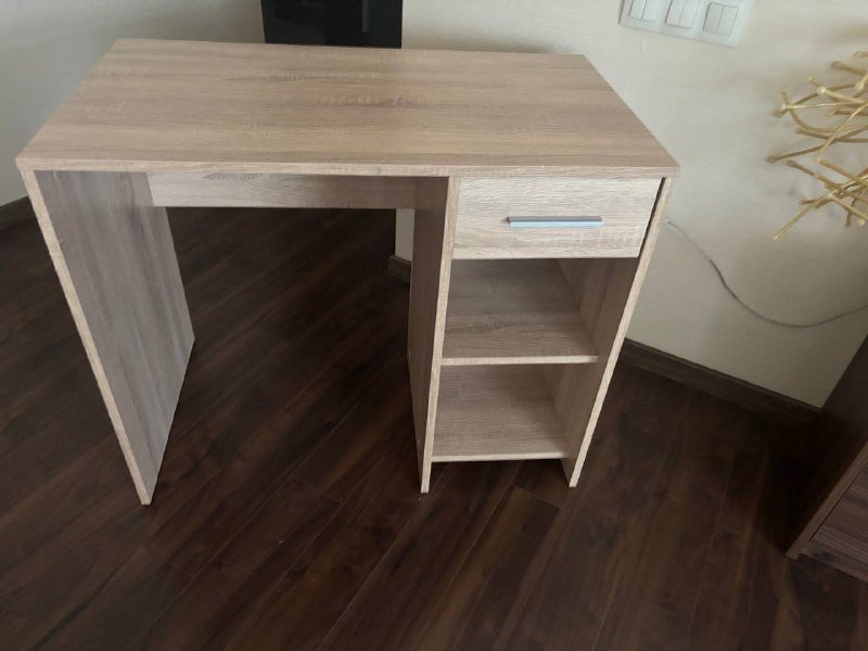 Письменный офисный стол