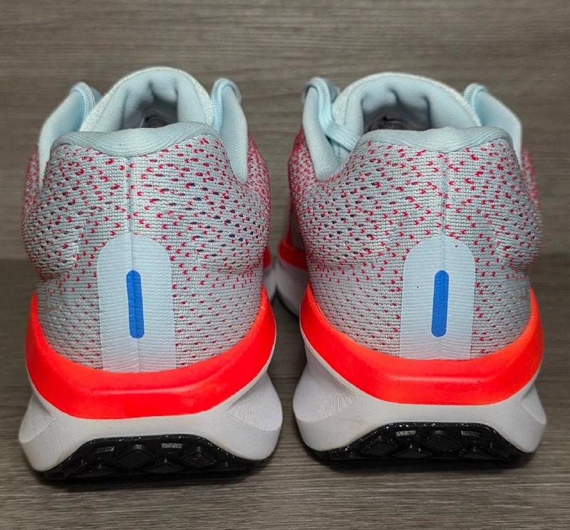 Кроссовки Nike Air Zoom Winflo 11 Glacier Blue Bright Crimson 42-42,5 размер 8