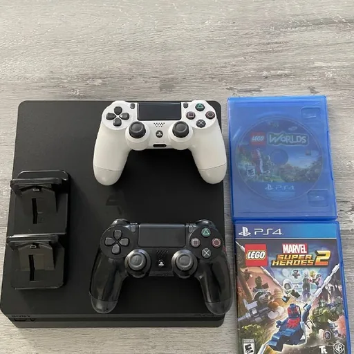 Ps4 slim с двумя геймпадами и двумя дисками
