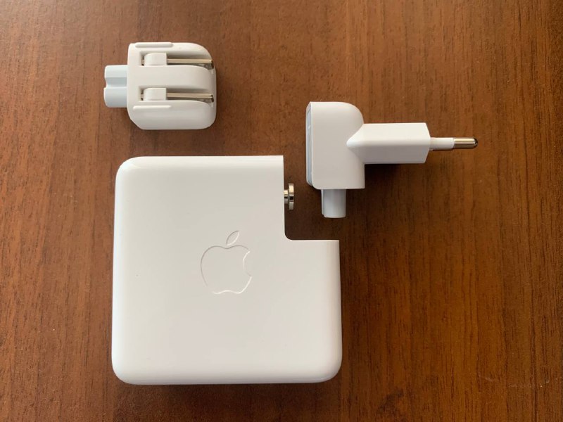 Адаптер переходник на европейскую розетку для зарядного блока Apple