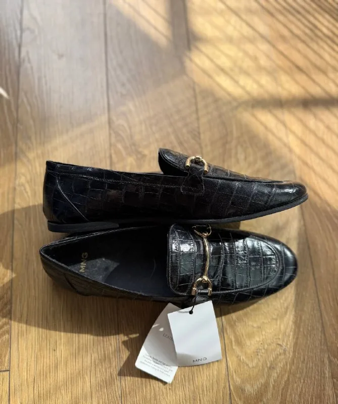Women’s leather Mango loafers and boots, size 39 1