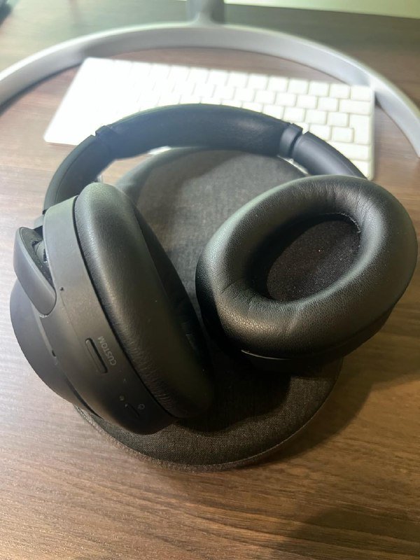 Наушники Sony WH-1000XM4, кейс, переходник 2