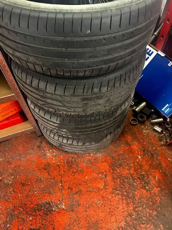 Шины Toyo 235/50 R20, комплект 1