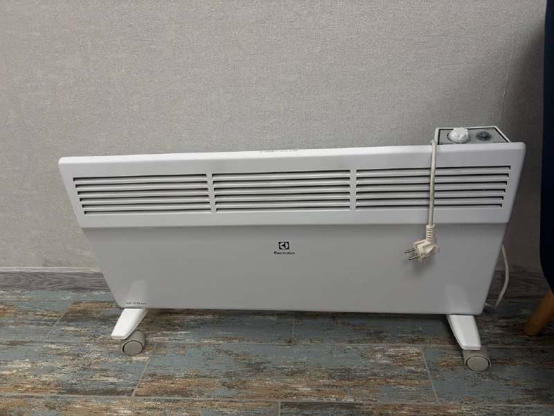 Диван, стол, стул, пуфик, этажерка, холодильник, стеллаж, зеркало, кушетка, обогреватель 9