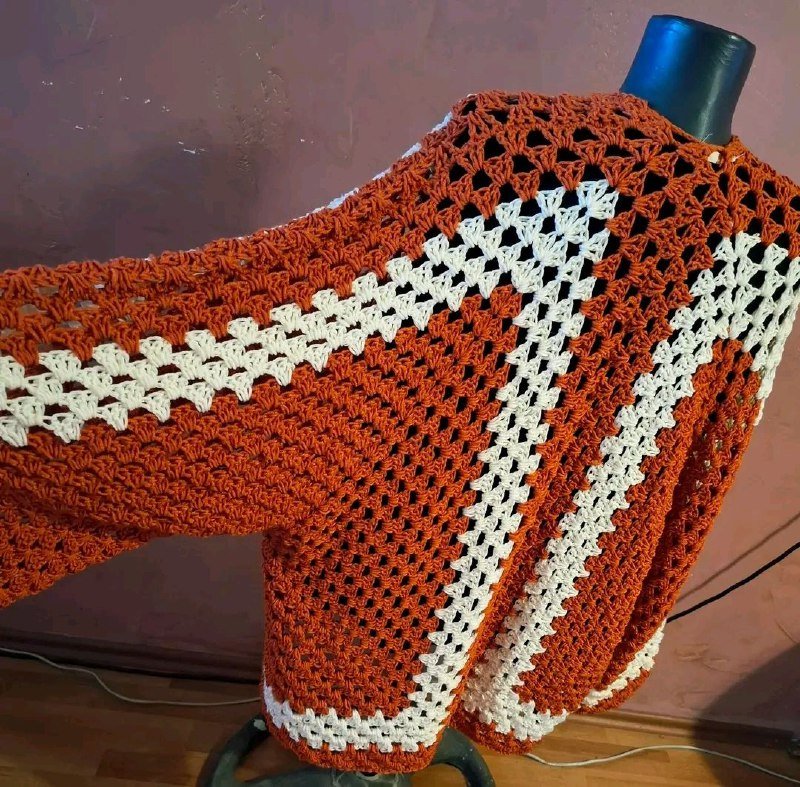 Вязаный кардиган женский коричневый с белым 2