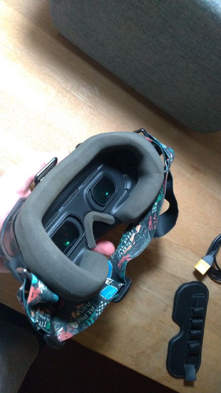DJI Goggles V2 с двумя антеннами и аккумулятором 2