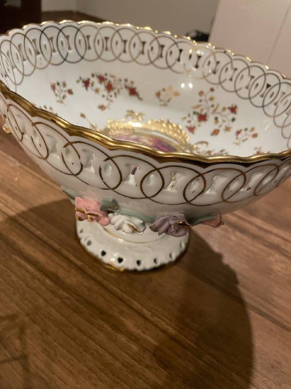 Декоративная фарфоровая вазочка 2