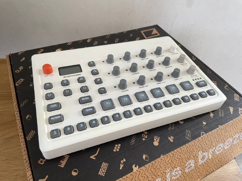Сэмплер грувбокс Elektron Model Samples