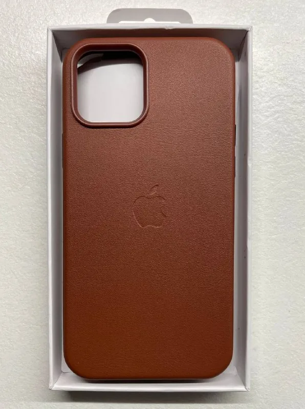 Коричневый чехол для iPhone 12 / 12 Pro с MagSafe 1