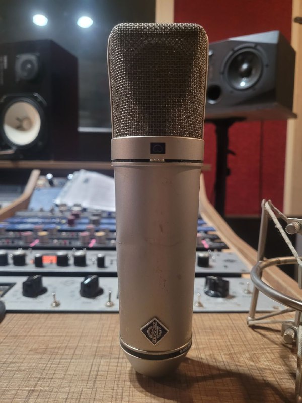 Neumann U87 Ai микрофон