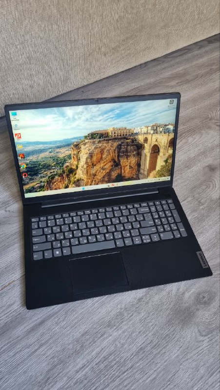 ноутбук Lenovo 15.6" Core i3 11 поколения 8GB