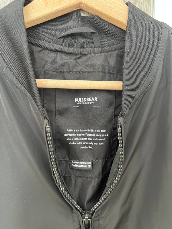 Чёрный бомбер Pull&bear размер M 3