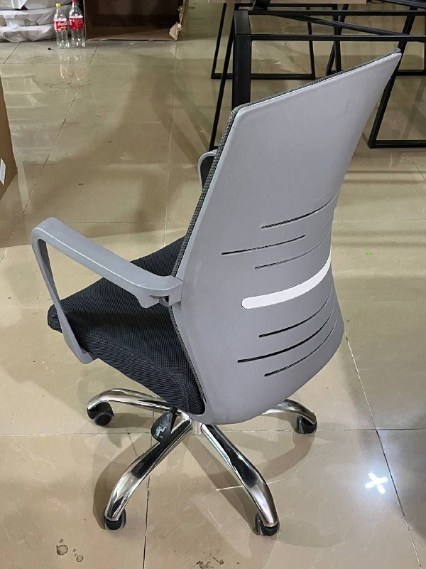 Офисное кресло регулируемое 2