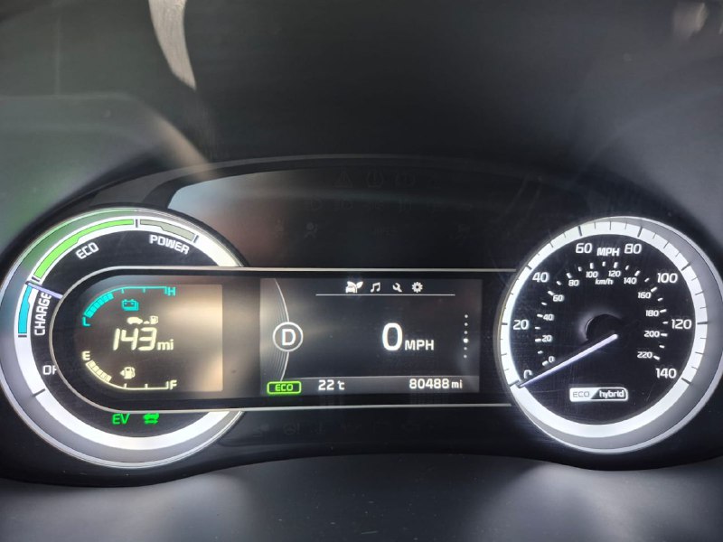 Kia Niro 2017 гибридный 9
