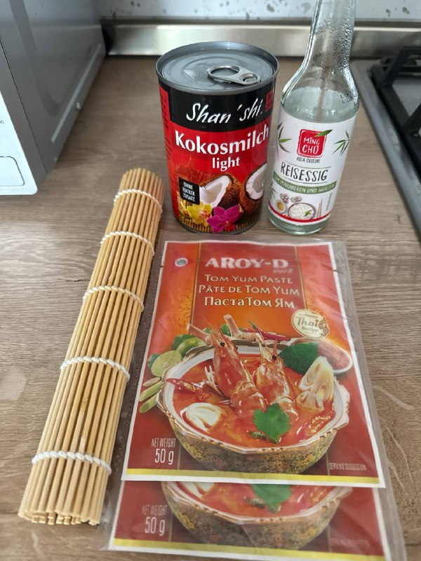 Паста Том Ям, молоко кокосовое, коврик, рисовый уксус