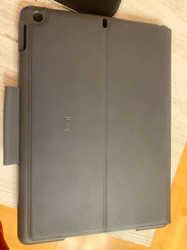 Чехол-клавиатура Logitech Slim Folio для iPad 2