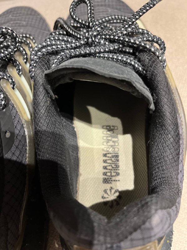 Оригинал Nike размер US9/42 3