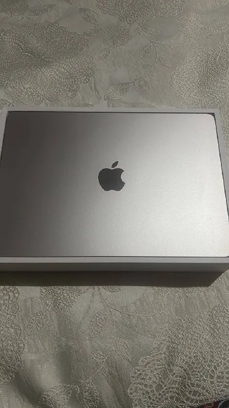 MacBook Air 13.6 M4 16/256 ГБ Starlight