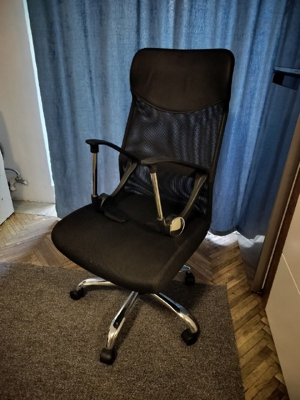 Настольная лампа, фен, отпариватель, компьютерное кресло, микроволновка, пылесос, коврики для йоги, мониторы, клавиатура, турка для кофе 4