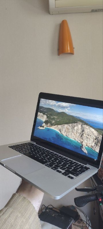 MacBook Pro Retina 13, 8 GB, 512 GB 3