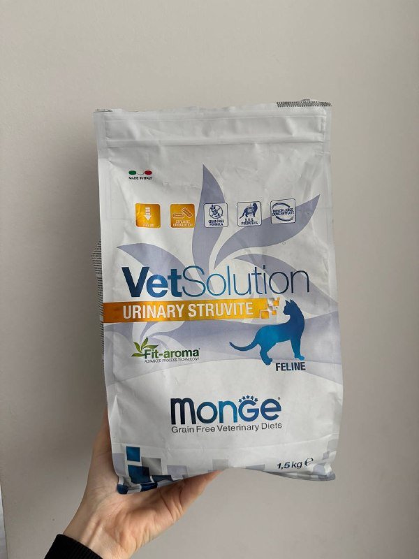Комбинезон, шлейка, корм Monge Vet Solution, поилка для собак 4