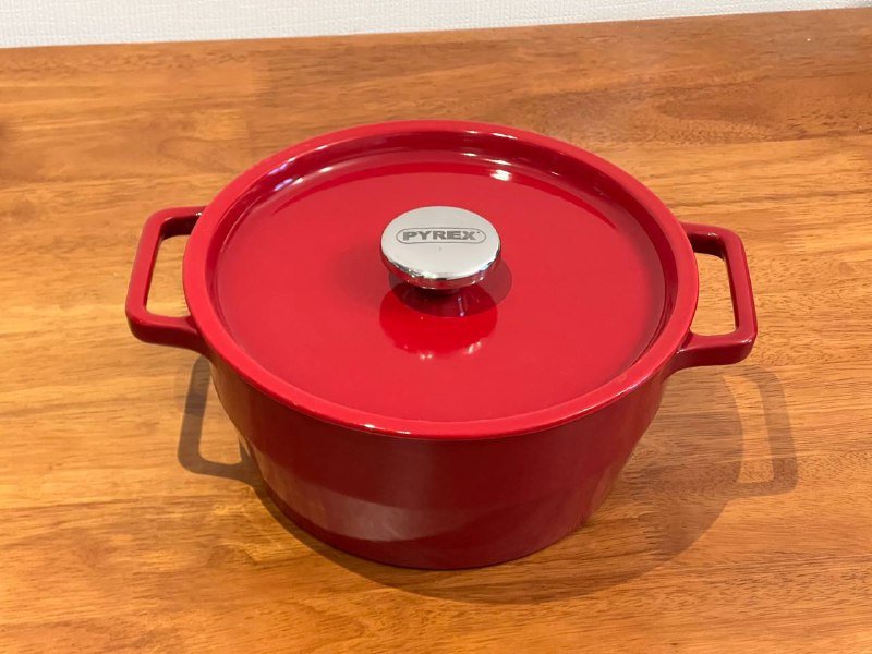 Чугунная кастрюля Pyrex 24 см