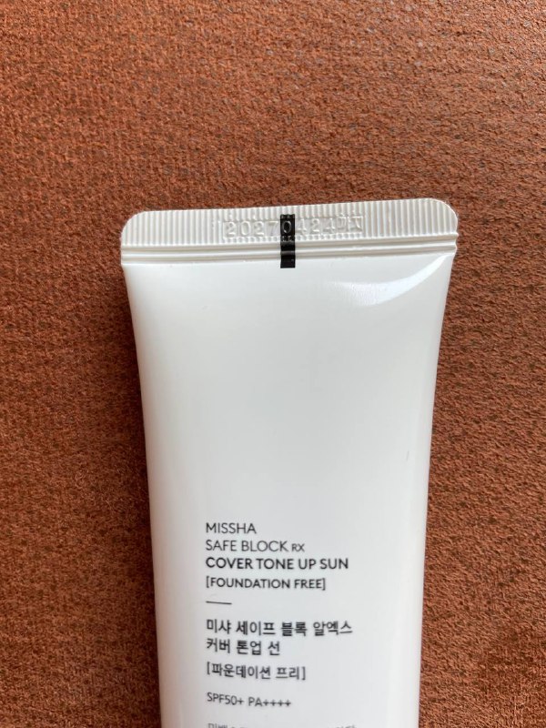 La roche-posay SPF50, Missha SPF50, MARY & MAY SPF50 солнцезащитные кремы 4