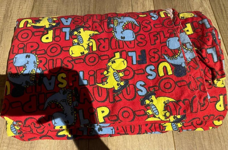 Одеяла, пледы белый с цветком, черно белый, красный, светло зеленый 3