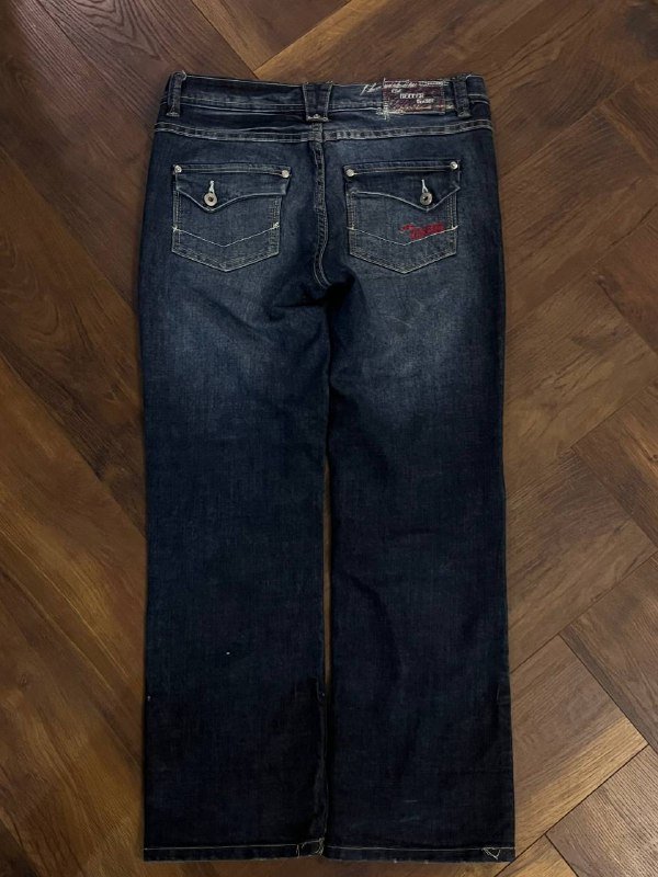 зипка Hollister, свитер винтажный, оверсайз куртка, свитер с открытой спиной, топ Thrasher, штаны Victoria’s Secret, джинсы Miss Sixty, винтажные джинсы, топ Morgan 9