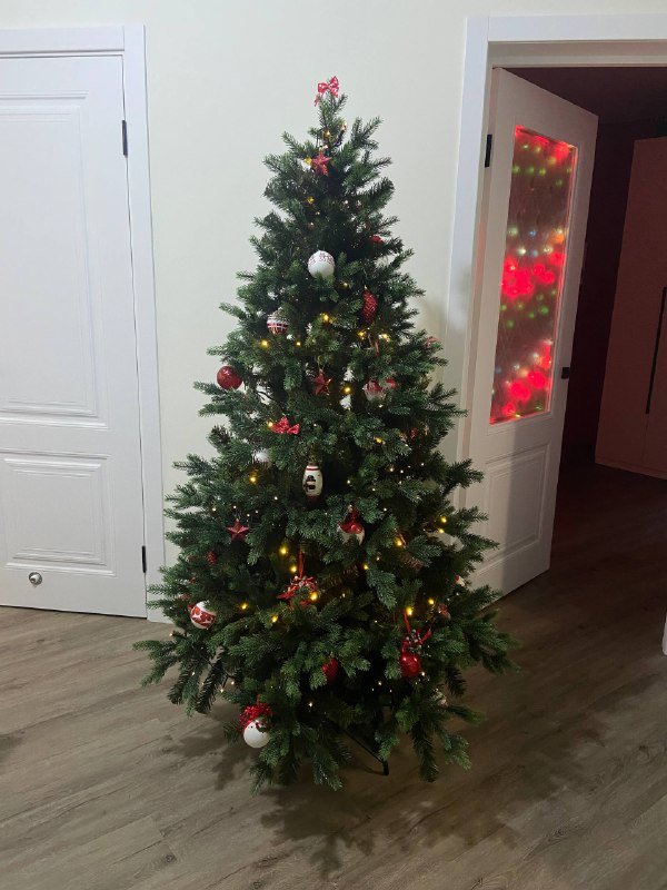 Набор новогодних украшений красно-белый 5