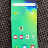 iPhone XS Max, Samsung Galaxy S10+ 6
