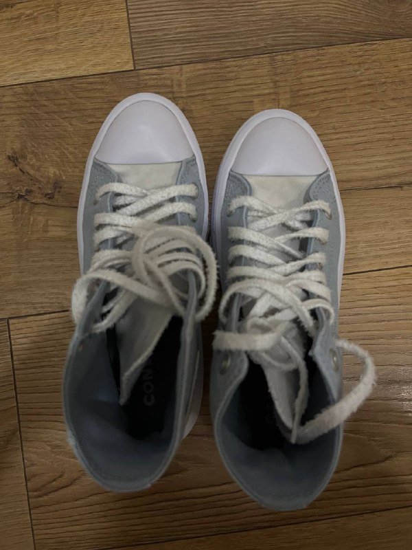 куртка бежевая, куртка черная, свитер молочный, пиджак черный, кеды converse 5